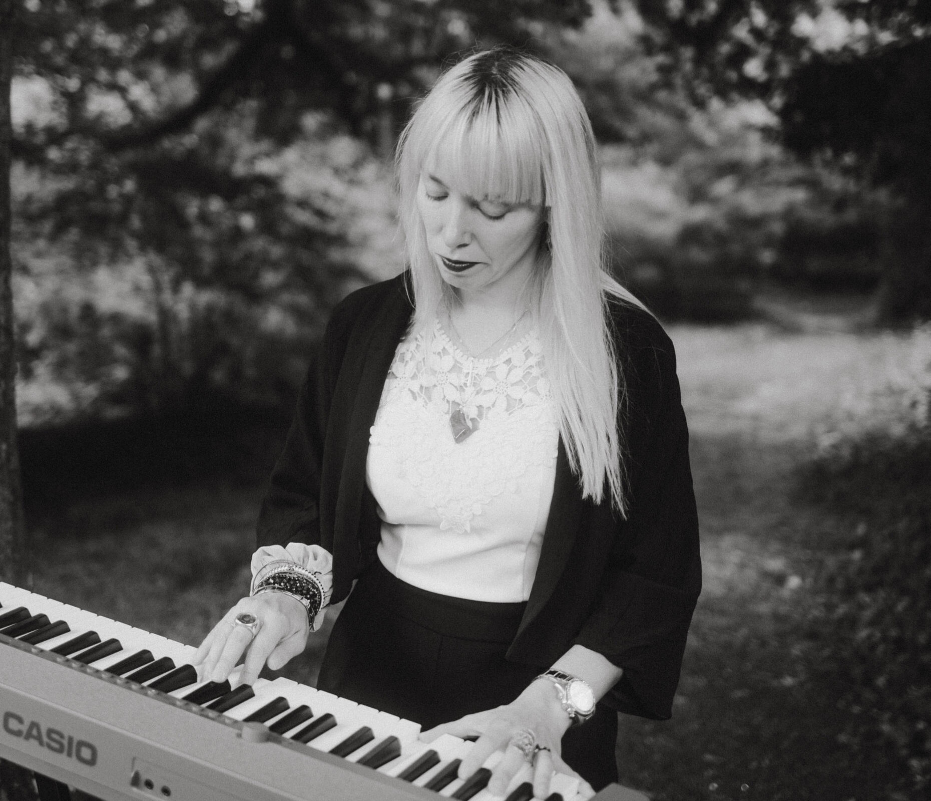 raubkatzi records | Miriam Geissler - Texterin raubkatzi records | Miriam Geissler - Texterin